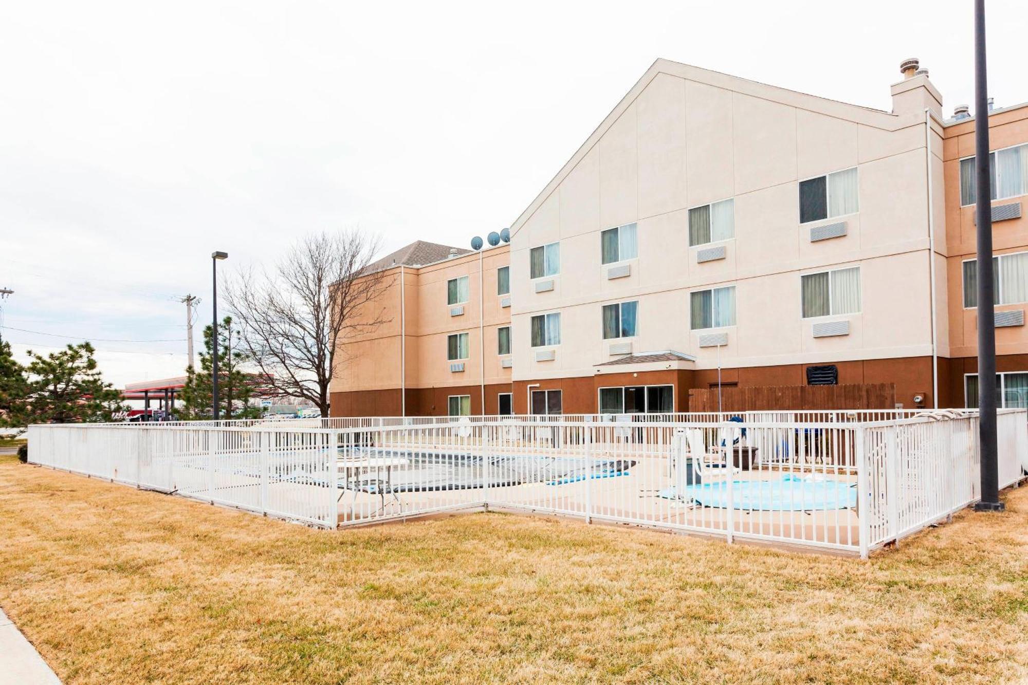 Fairfield Inn By Marriott Ponca City Экстерьер фото