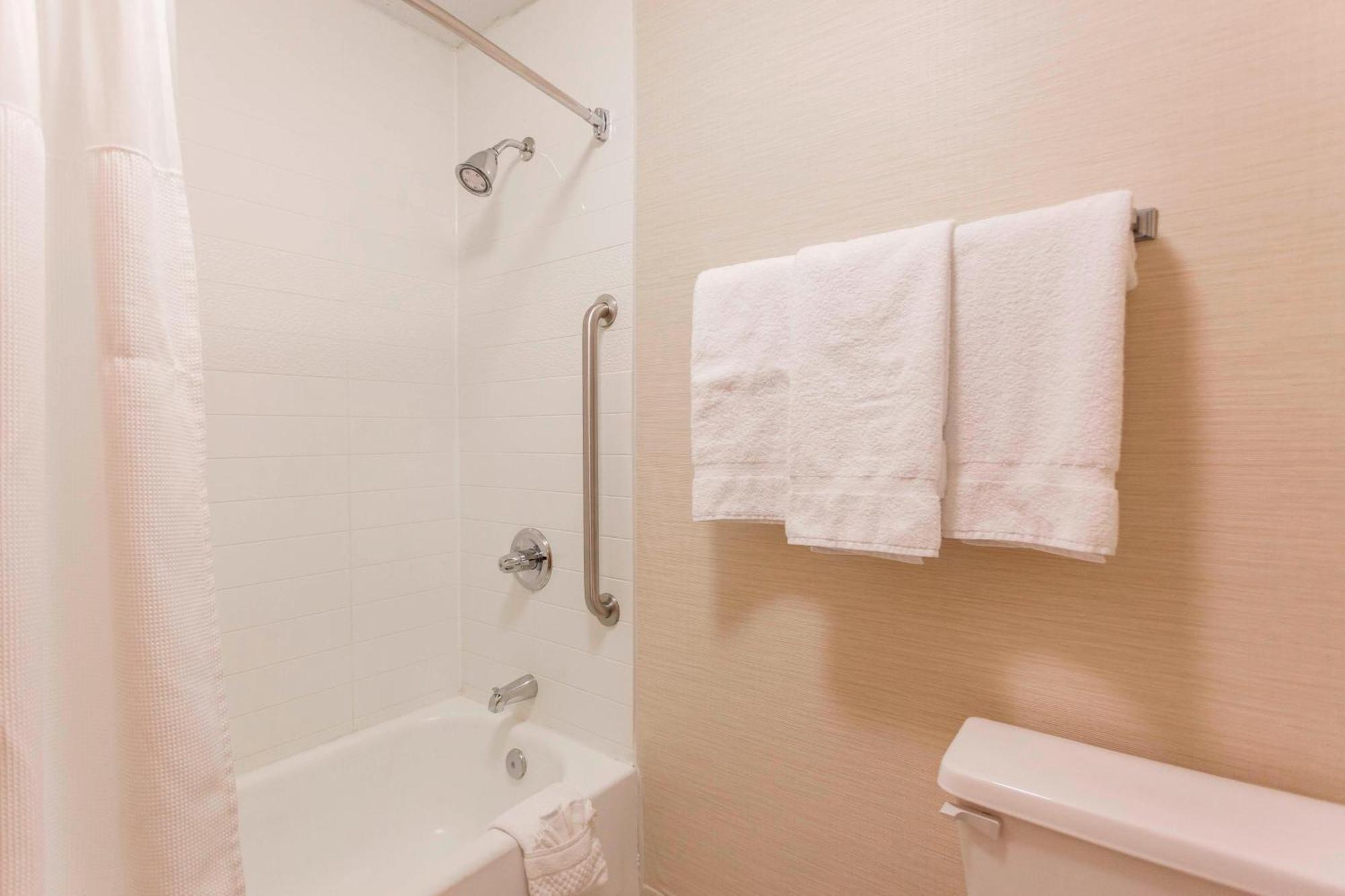 Fairfield Inn By Marriott Ponca City Экстерьер фото